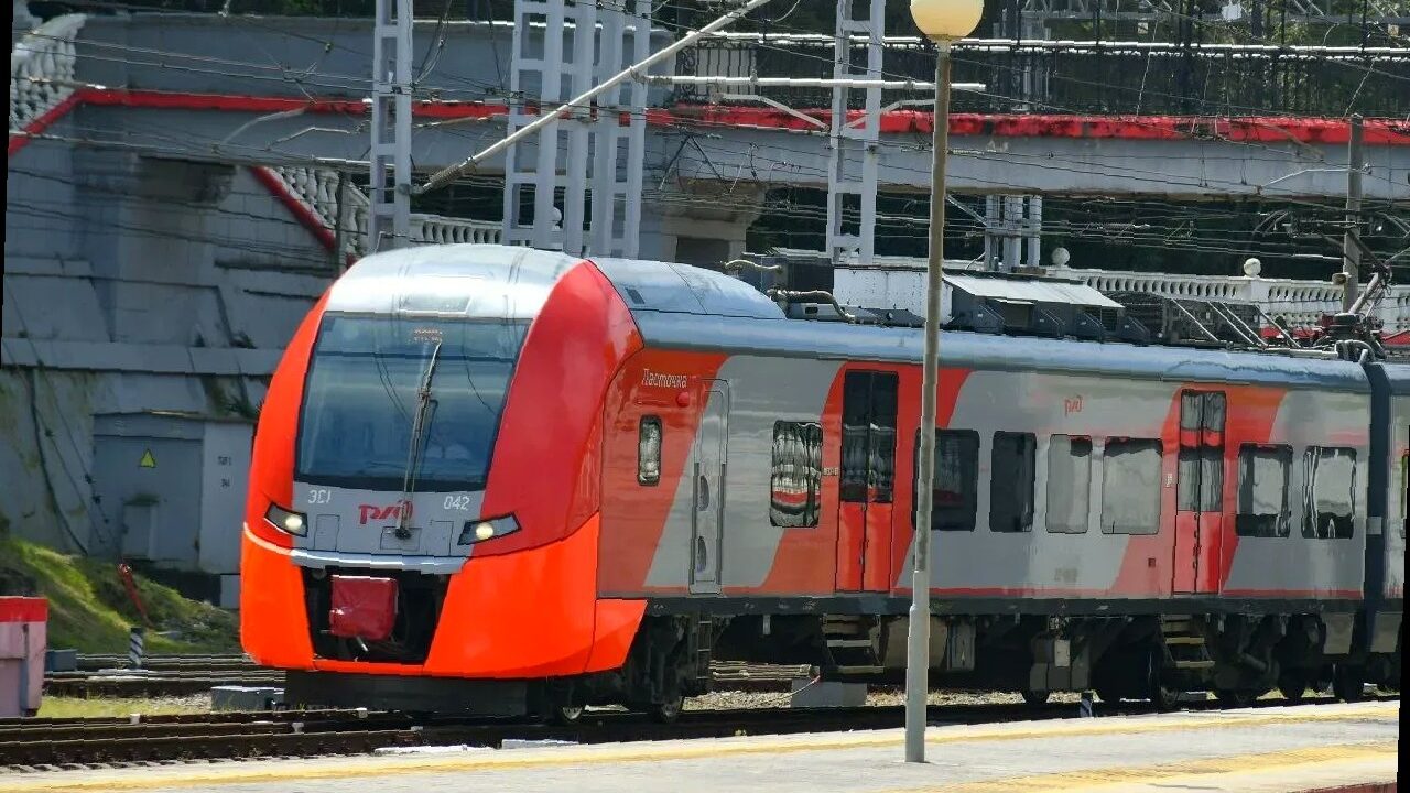 В Сочи почти на месяц изменят расписание электричек